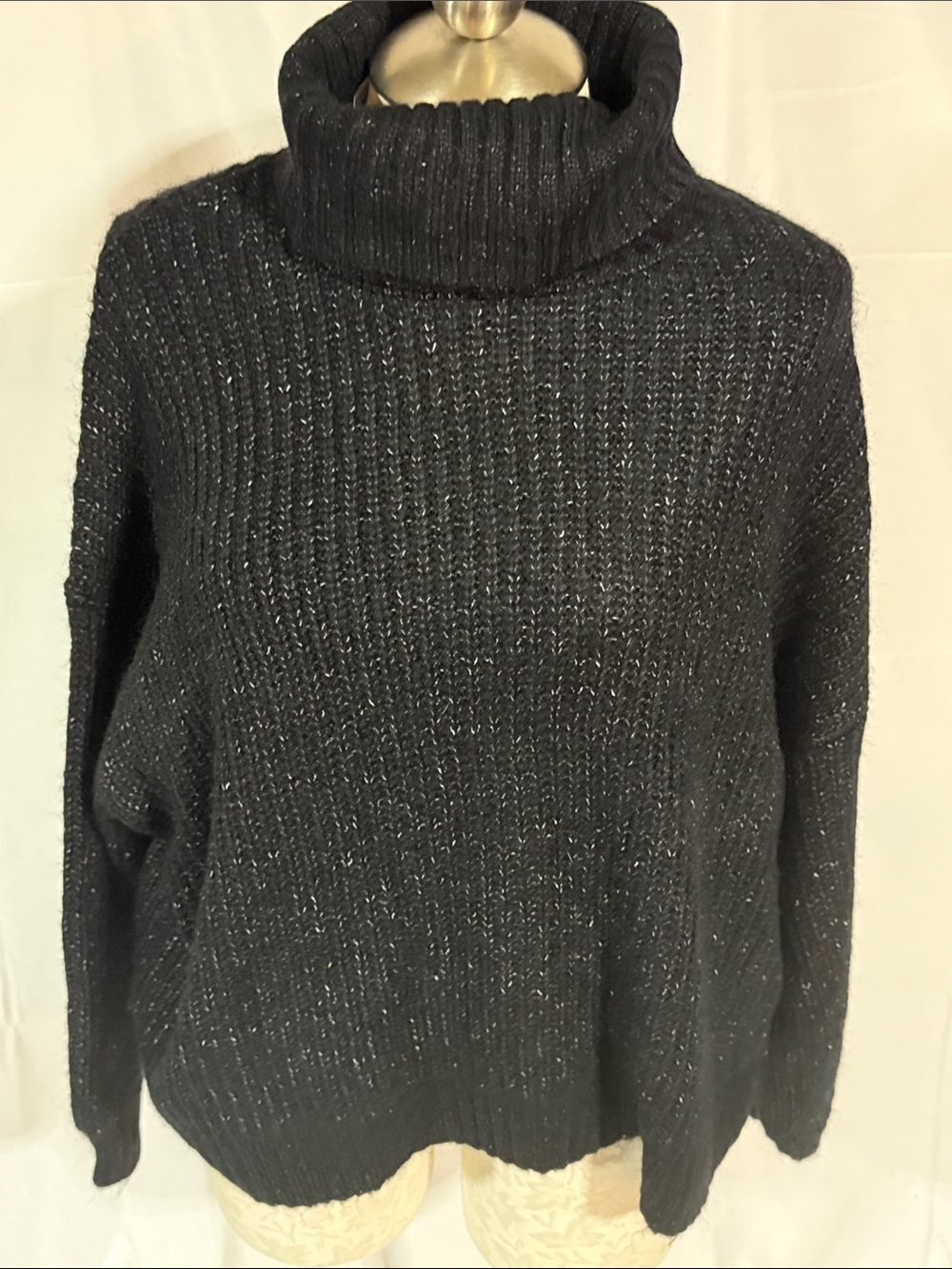 NWT Old navy turtle neck sweater size XXlarge.